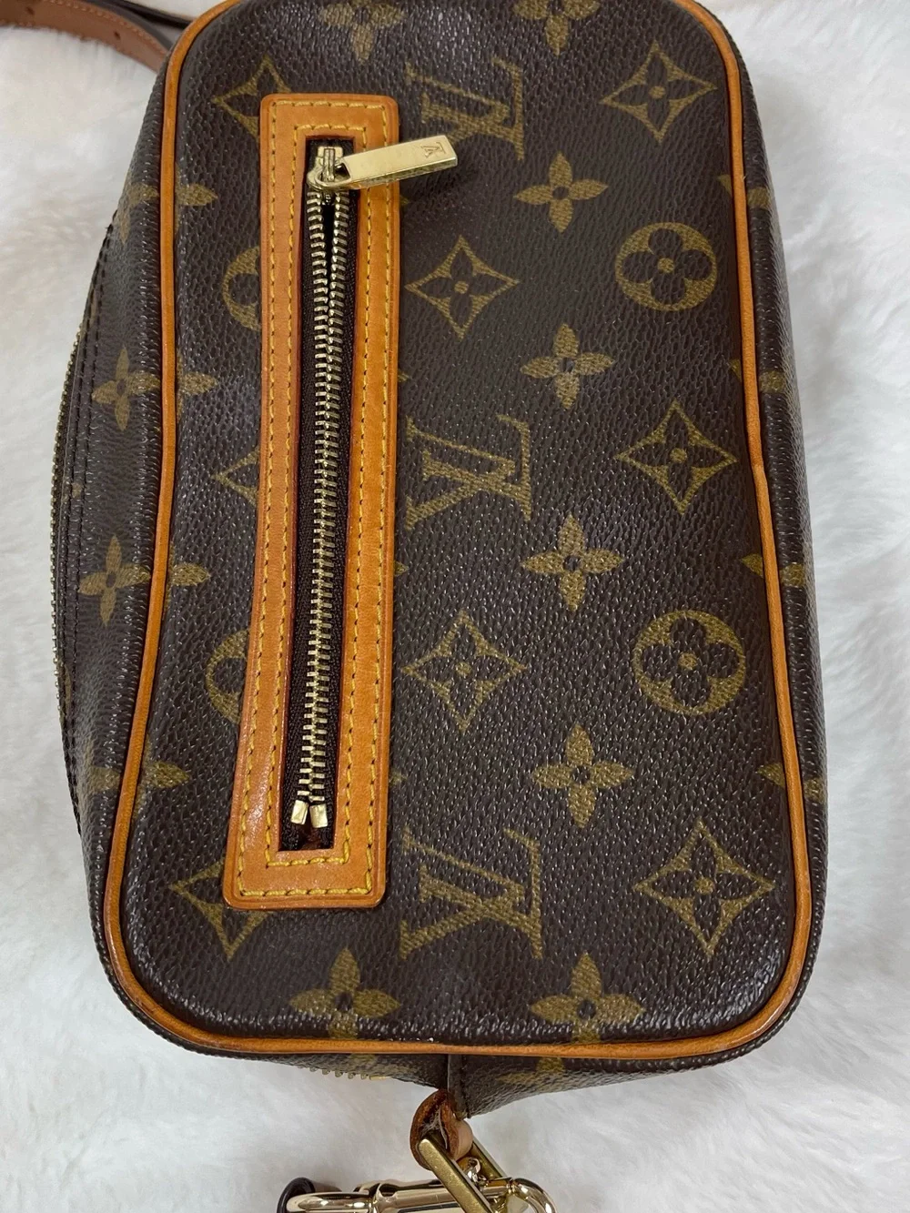Louis Vuitton Authentic pochette citè Vintage Brown Monogram Crossbody Bag